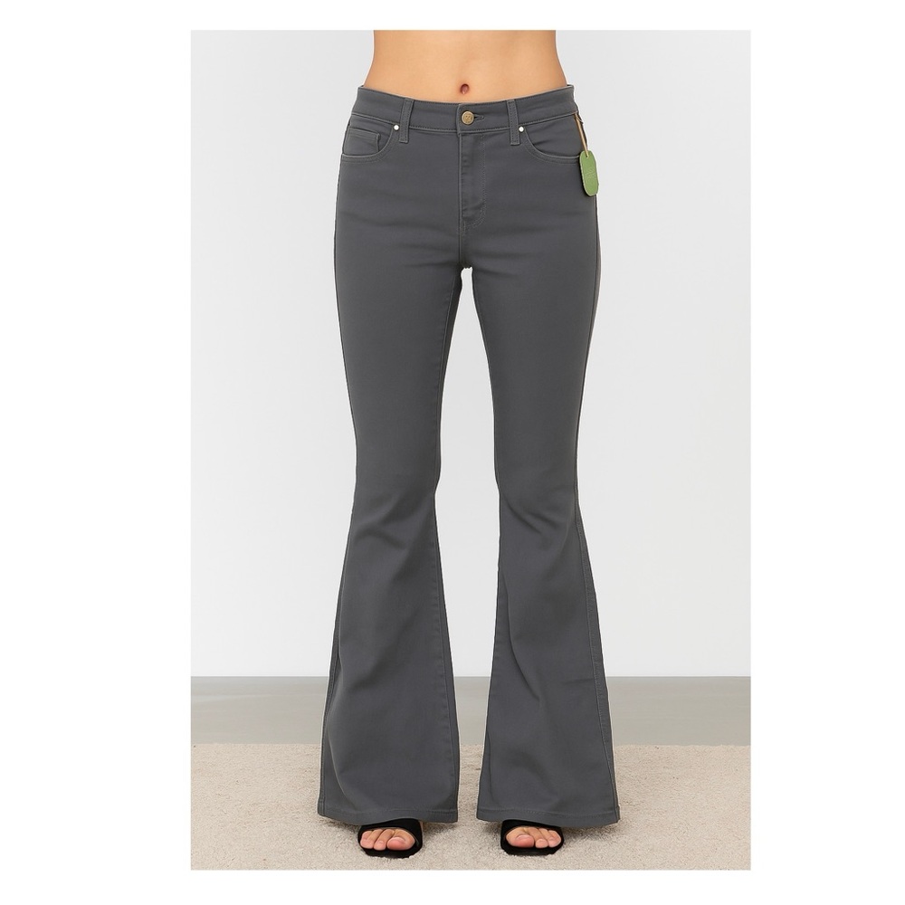 NEW Ryegrass High Waisted Gray Flared Jeans Pants Womens size 24W Stretch